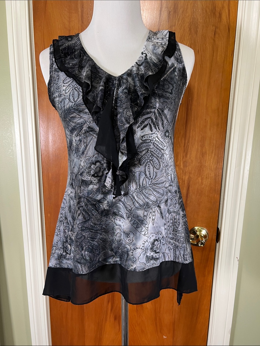 Dress Barn Black & Gray Ruffle V-Neck Sleeveless Camisole